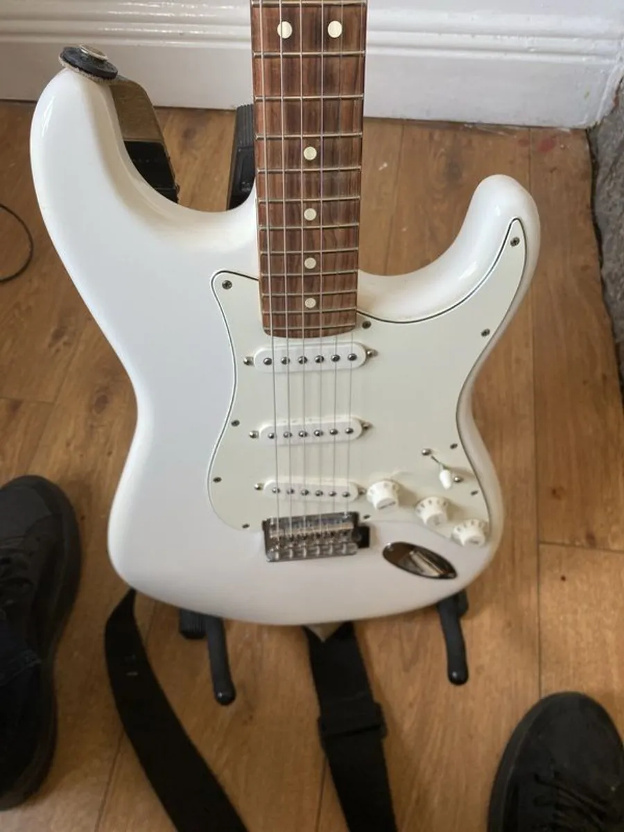 fender stratocaster - Image 3