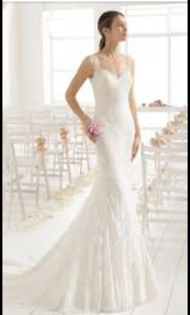 Wedding dress - Image 1