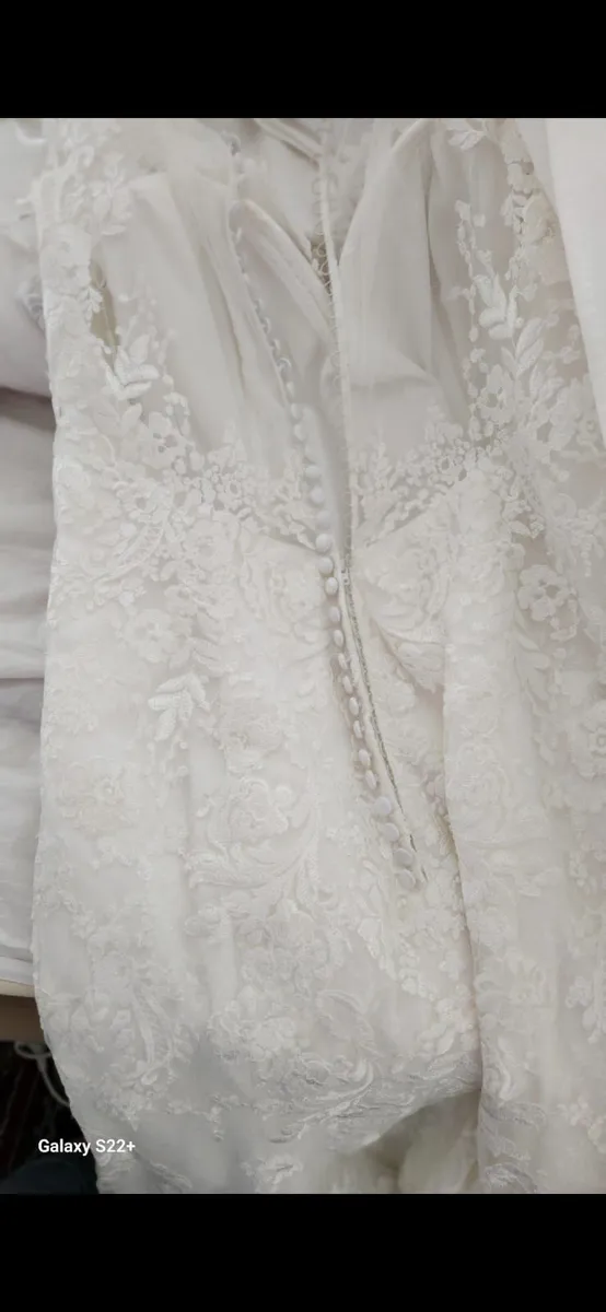 Wedding dress - Image 2