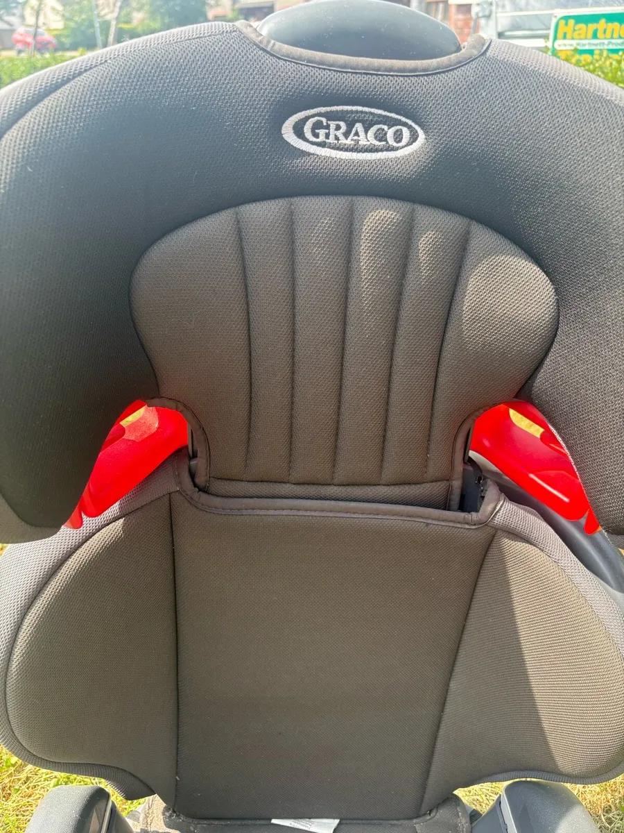 Graco car seat/booster - Image 2