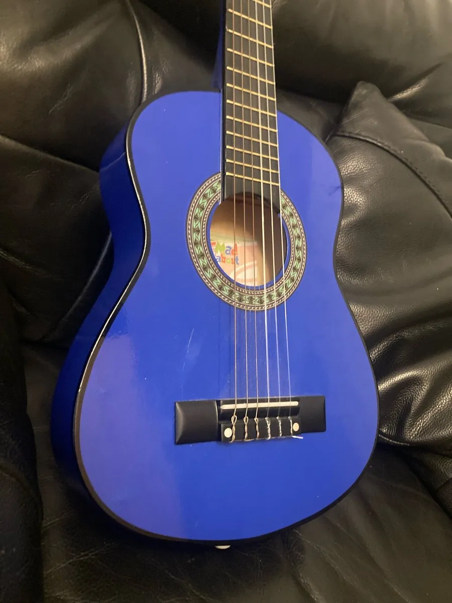 Kids 1/4 Guitar - Real Instrument - ages 4-5 - Image 1