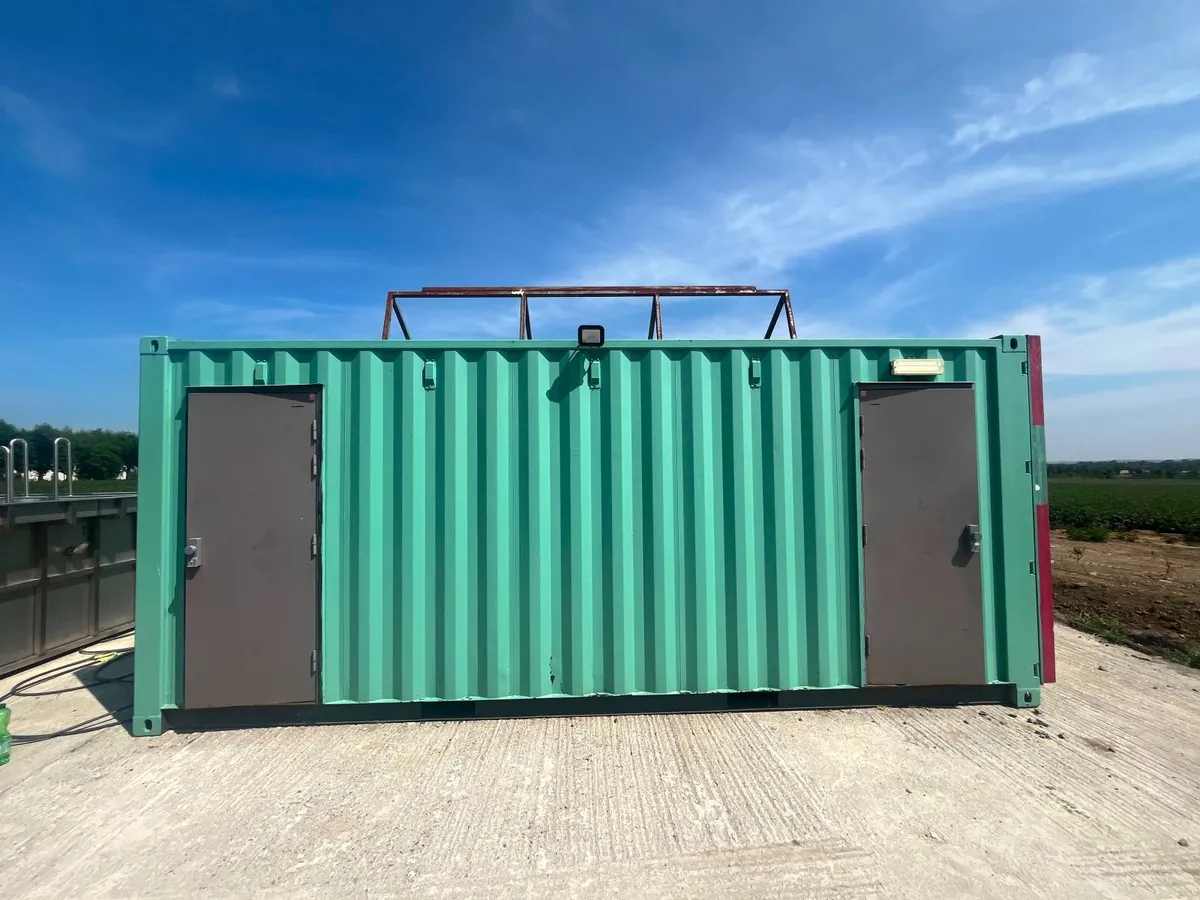 20FT fully fitted coffee container / catering - Image 4