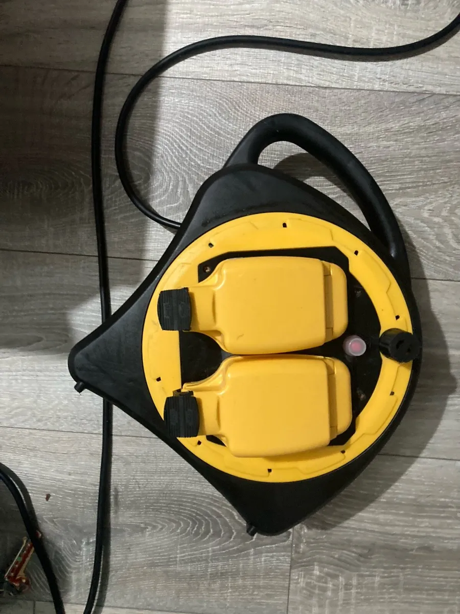 Waterproof Outdoor Extension 20m Lead - Image 4