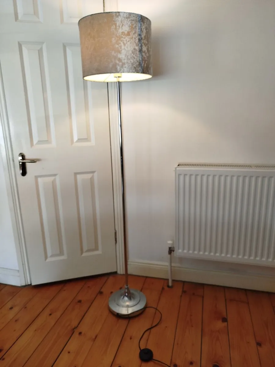 5ft Lamp - Image 1