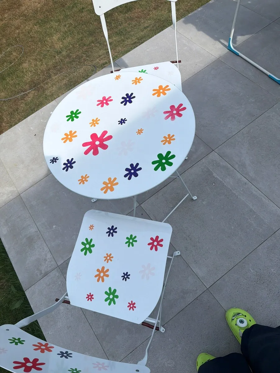 Cute floral  garden table and chairs set - Image 2
