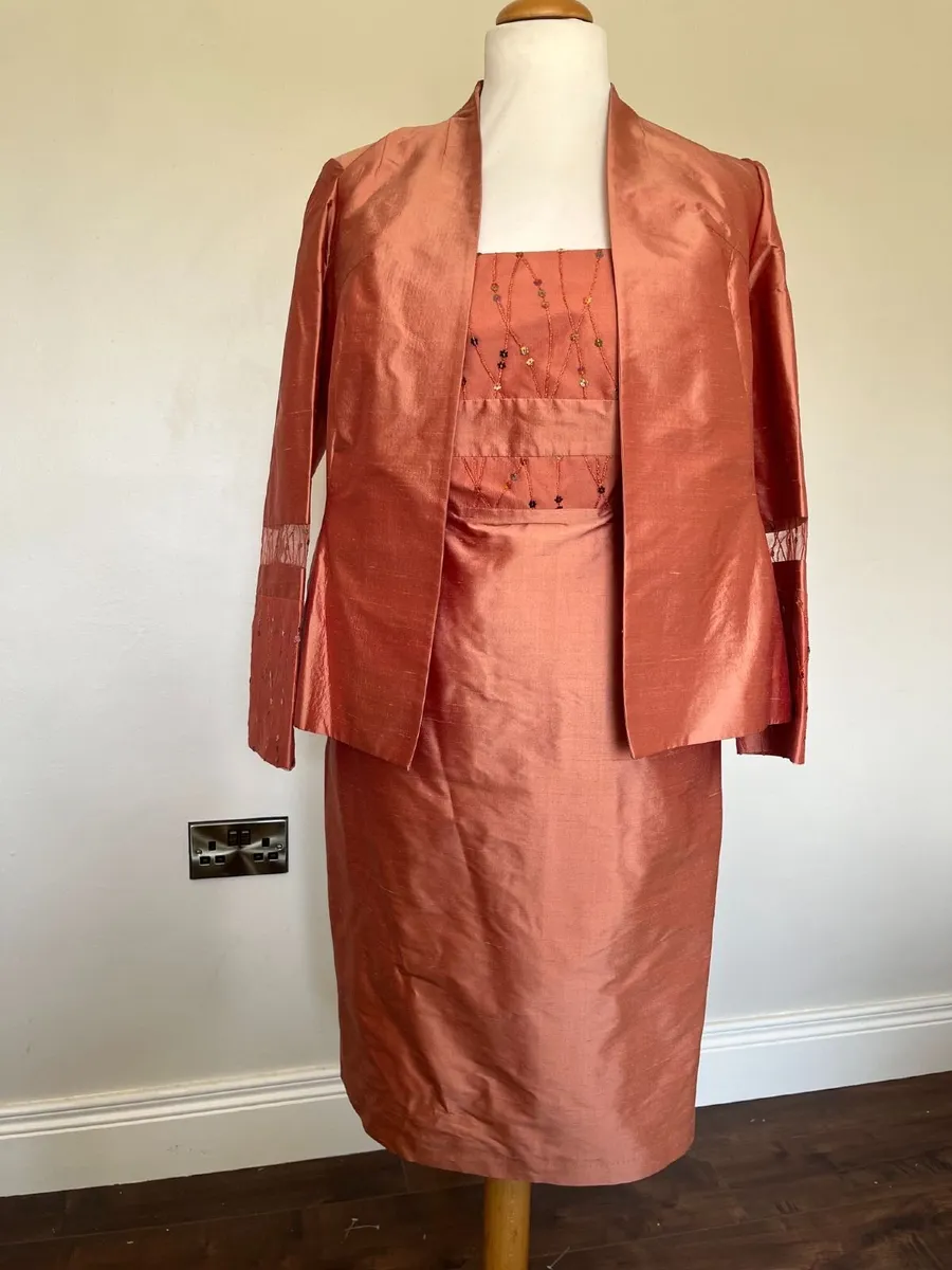Antonella Tacchini silk ensemble, MOB, size 14 - Image 1