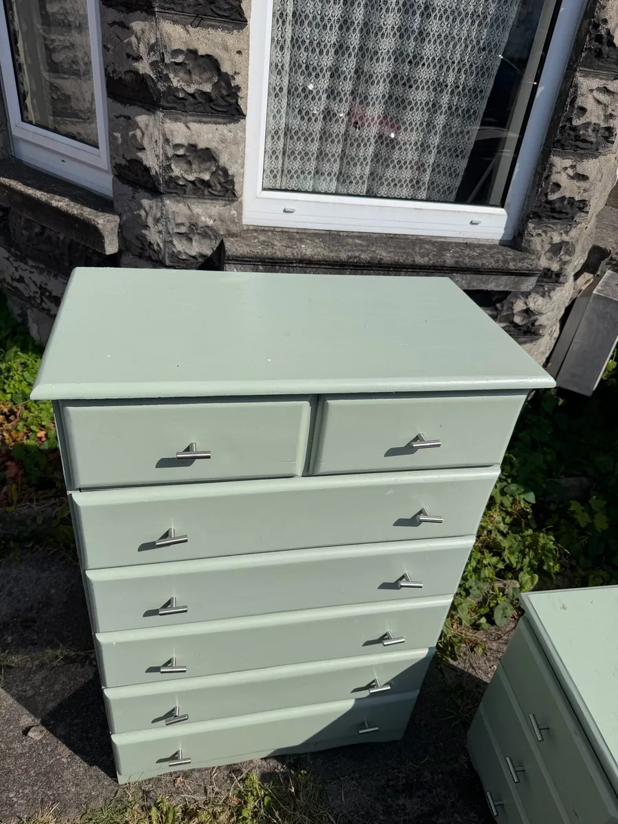FREE chest of drawers - Image 1