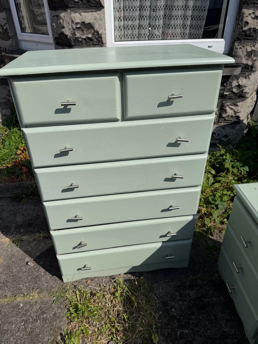 FREE chest of drawers - Image 2