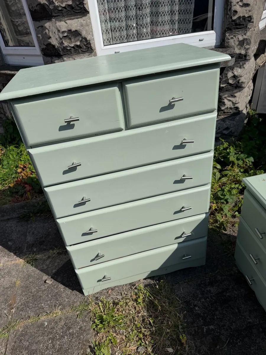 FREE chest of drawers - Image 3