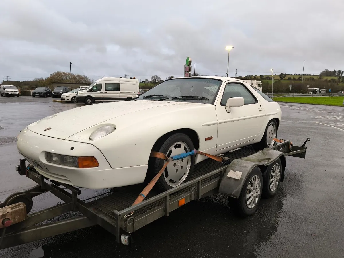 Porsche 928 1990