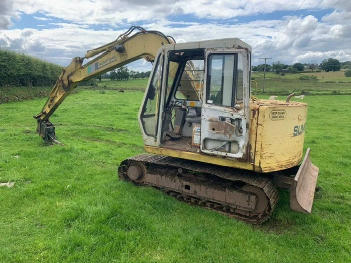 SUMITOMO SH60 (6T) DIGGER WITH BLADE - Image 2