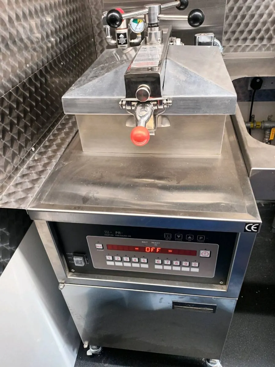 New Henny Penny Style Pressure Fryer - Image 1