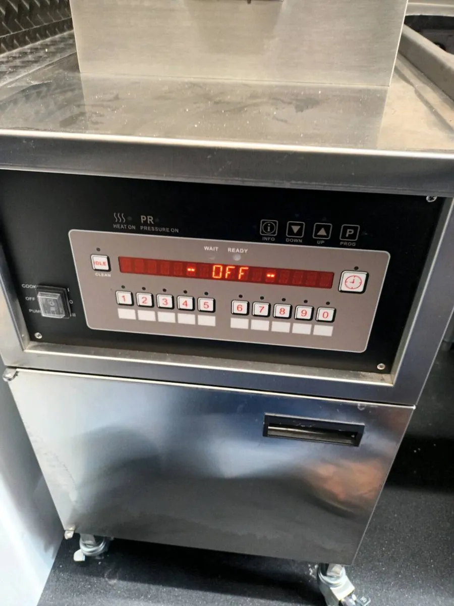 New Henny Penny Style Pressure Fryer - Image 3