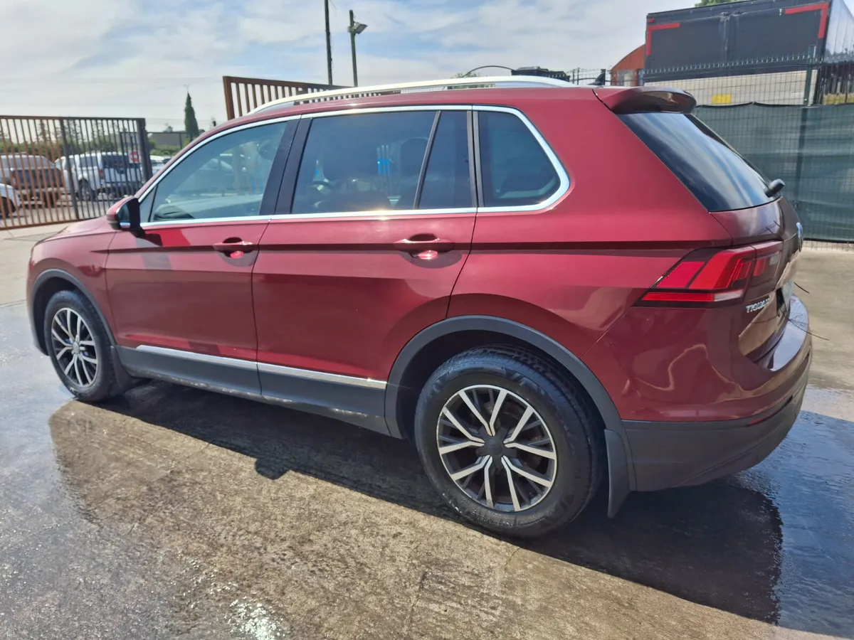 2017 VW Tiguan  Comfortline.Light Damage - Image 4