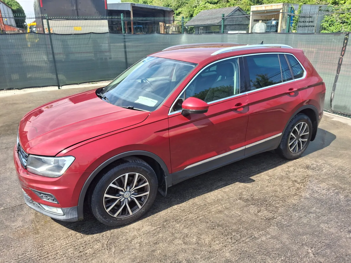 2017 VW Tiguan  Comfortline.Light Damage - Image 1