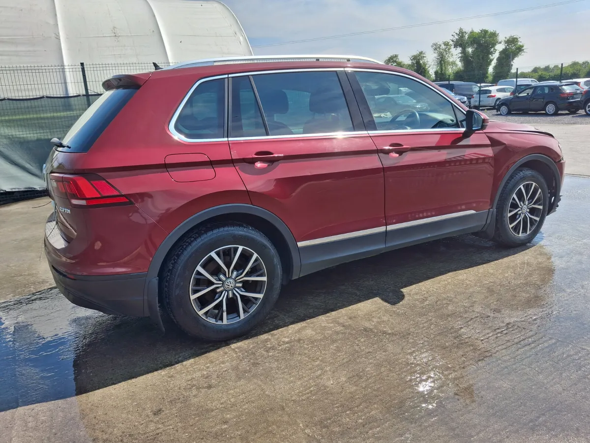 2017 VW Tiguan  Comfortline.Light Damage - Image 3