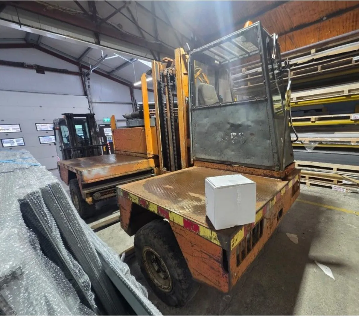 Lancer Boss side loading forklift - Image 2