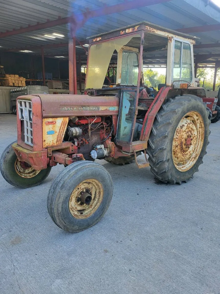 International 674 - Image 2