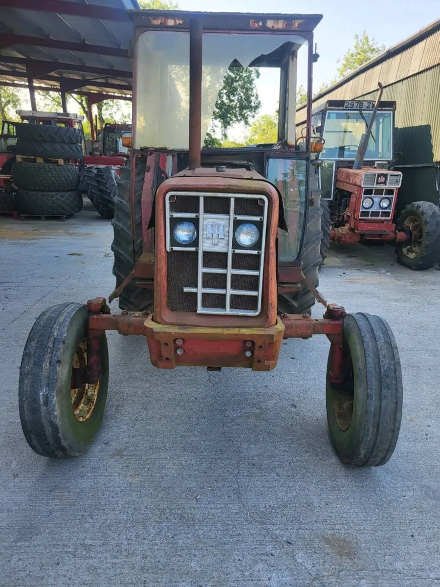 International 674 - Image 3