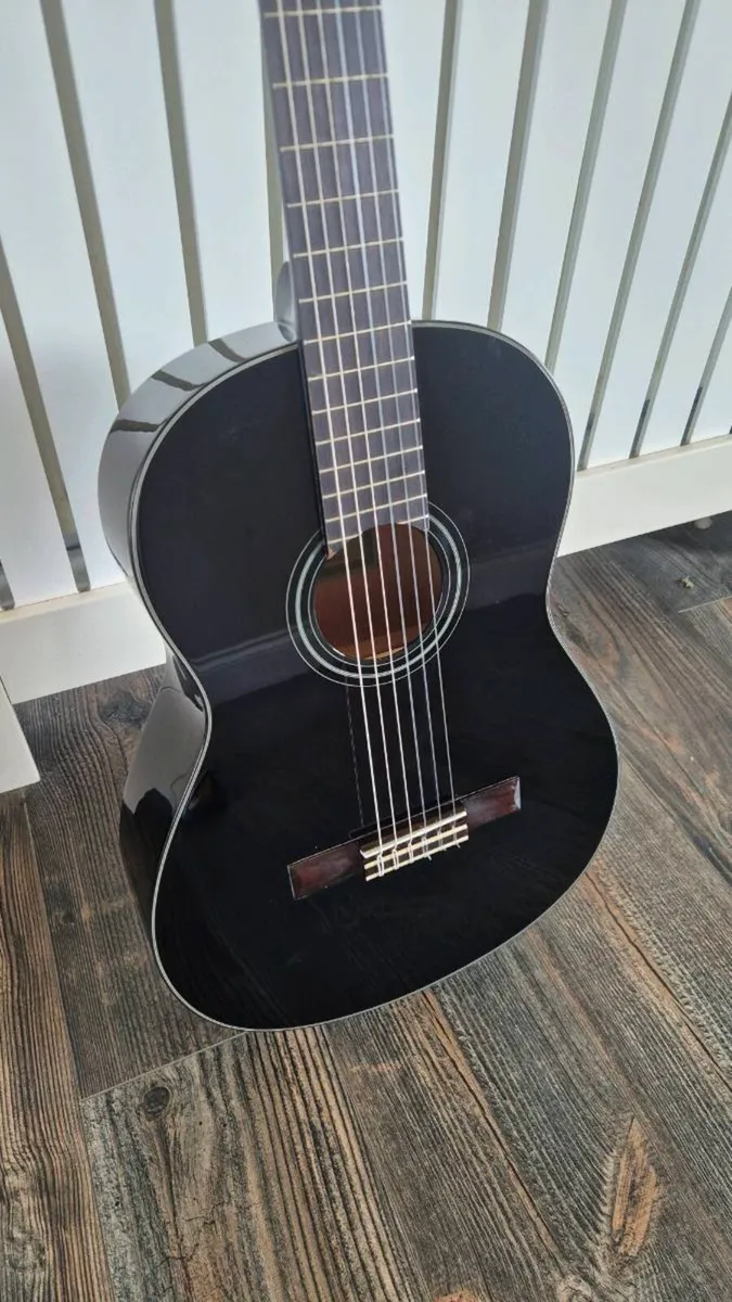 Yamaha C40 BL
Classical Guitar - Image 3