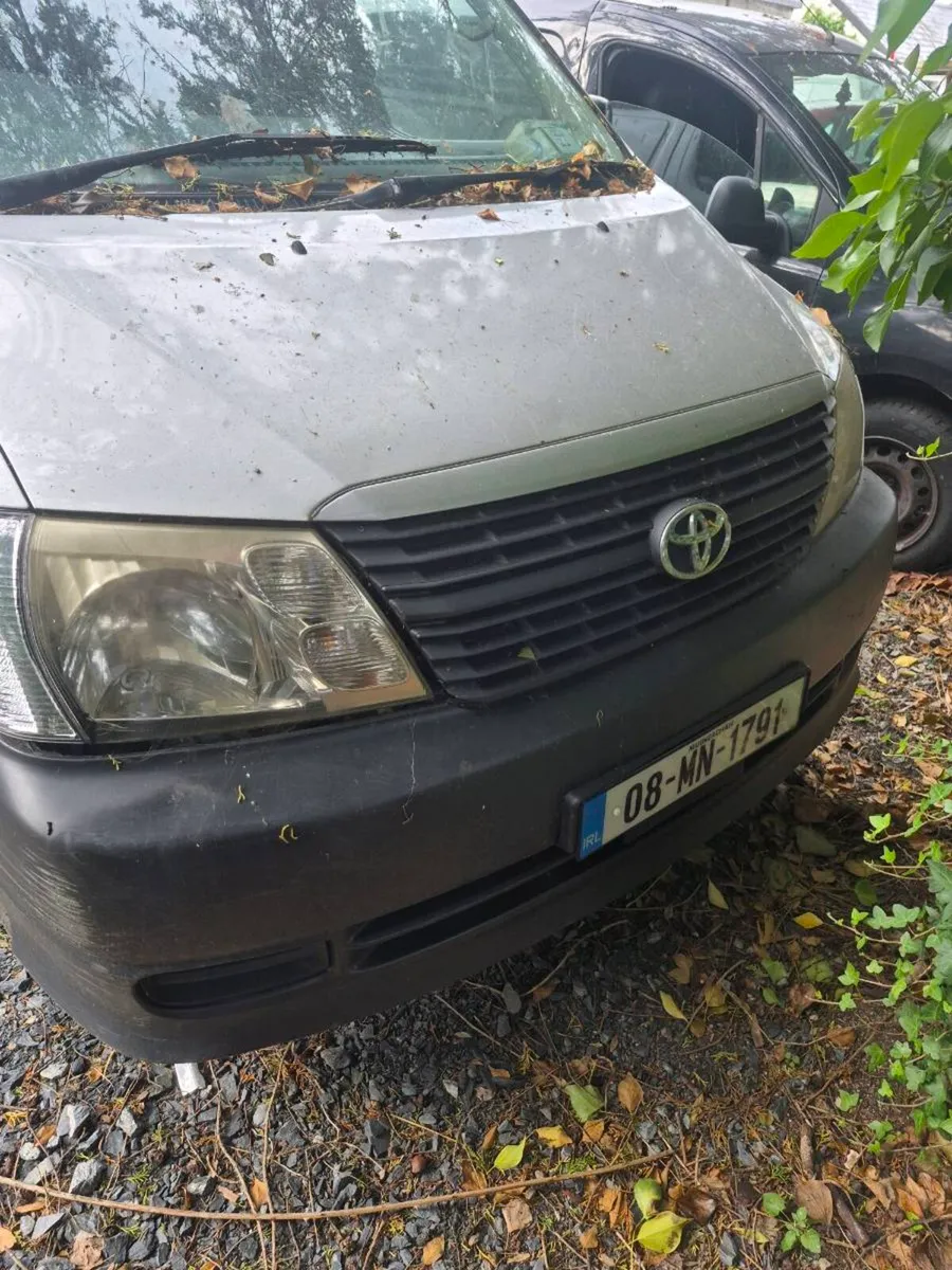 Toyota hiace van - Image 2