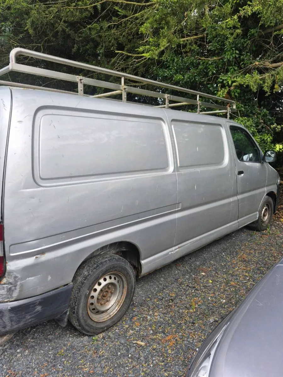 Toyota hiace van - Image 3