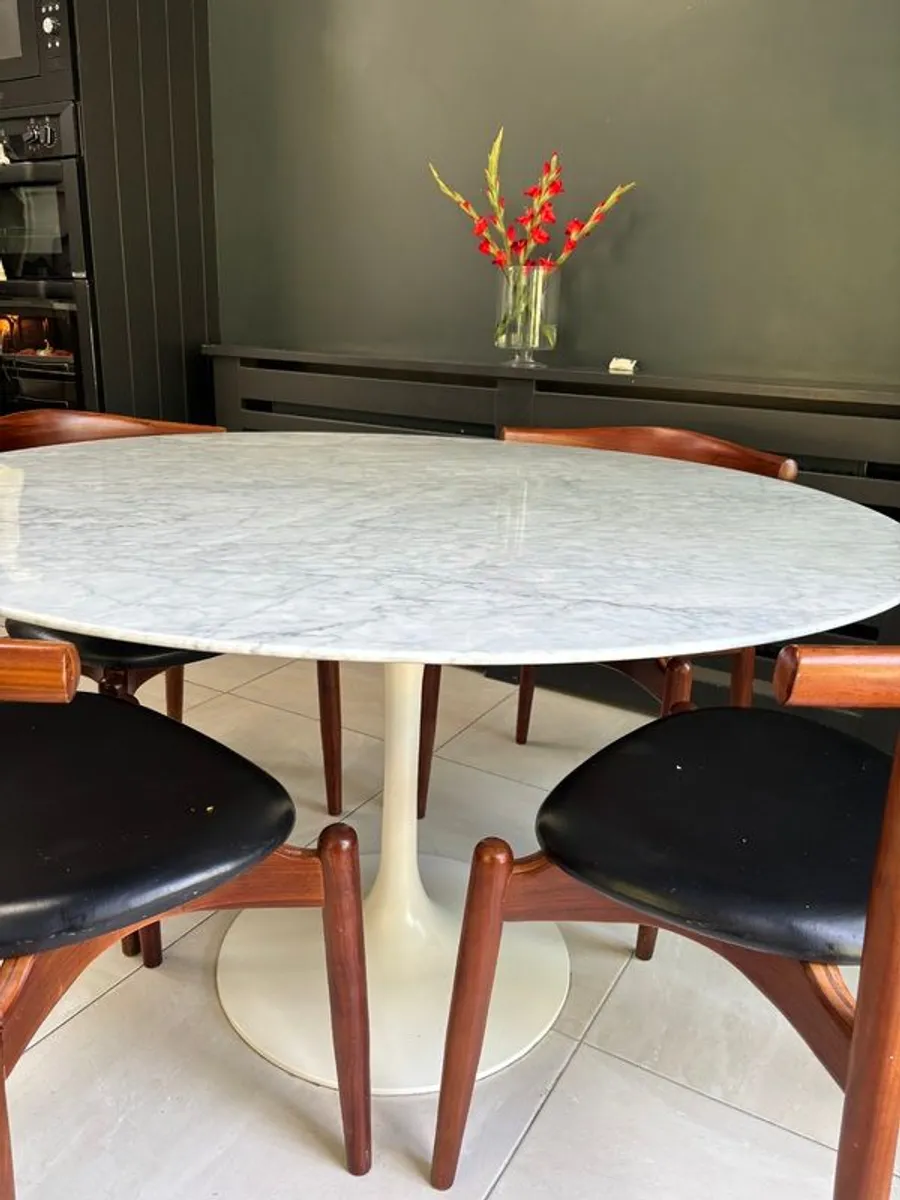 CA Design Mid-Century Marble Dining  table Immaculate Condition - Image 4