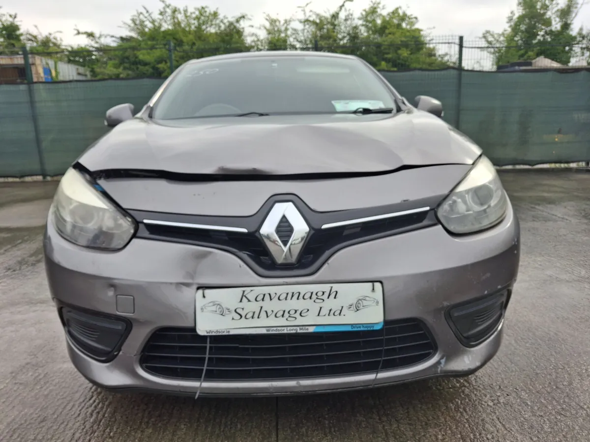 2015 Renault Fluence Automatic.light Damage - Image 3