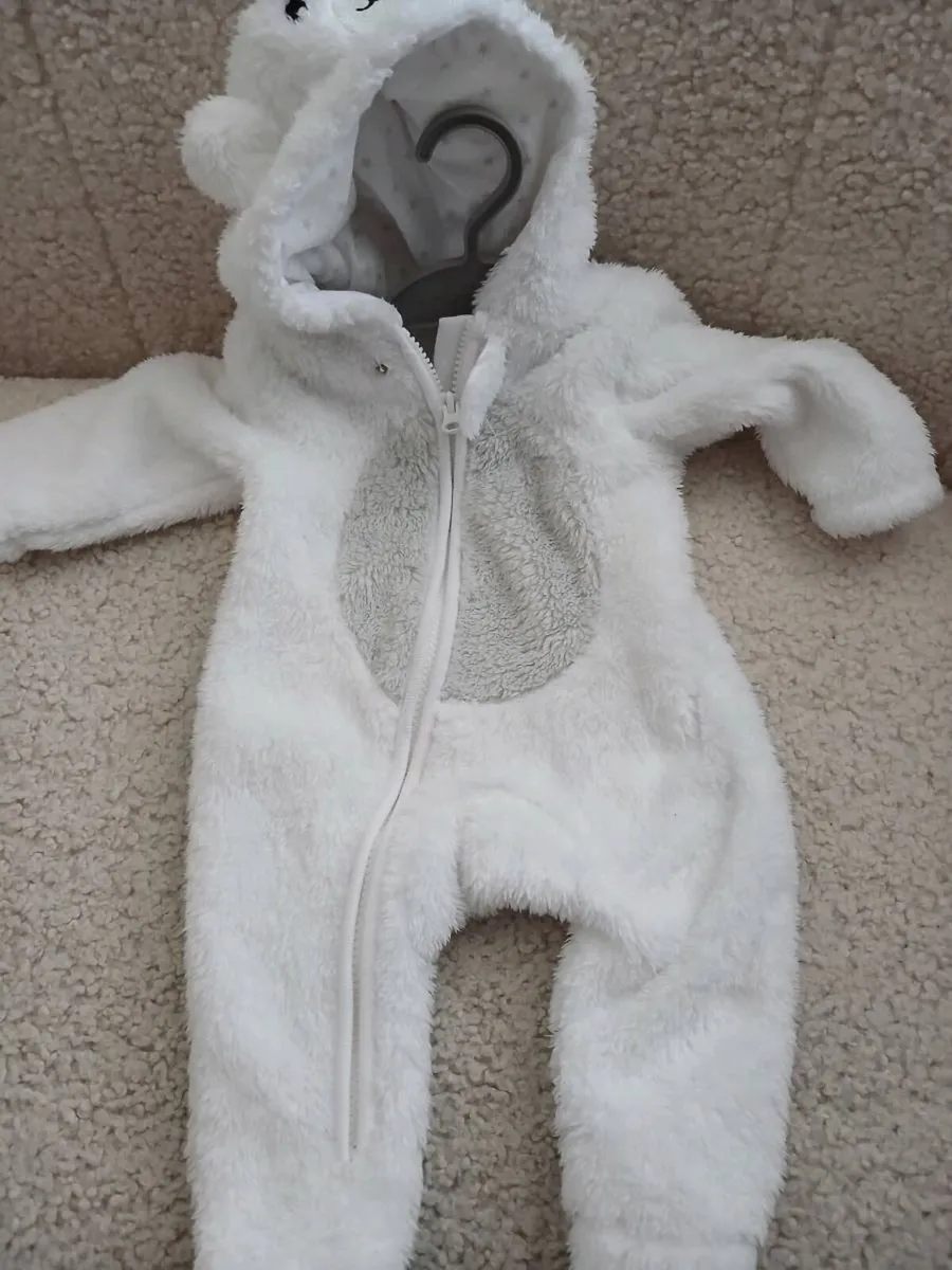 Teddy bear zip baby grow €3 - Image 2