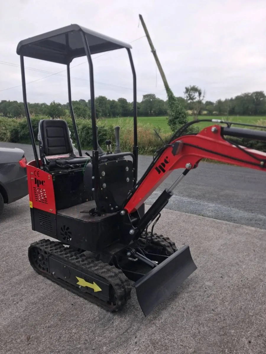 Mini digger - Image 2