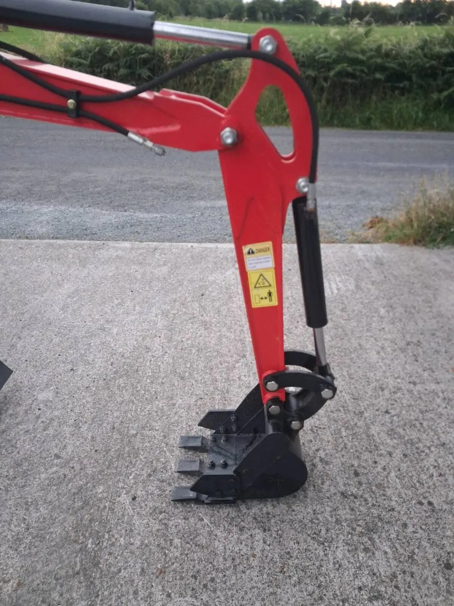 Mini digger - Image 3