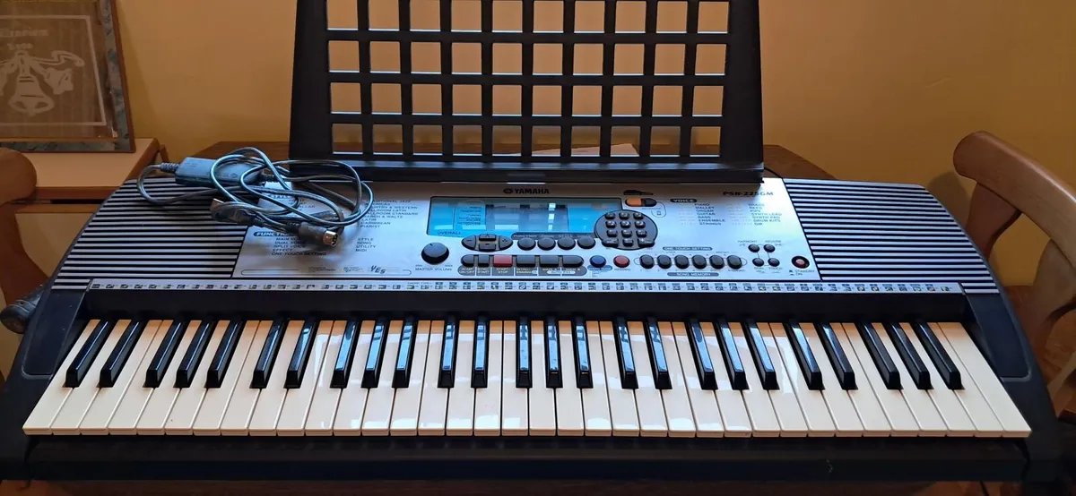 Yamaha Synthesiser Keyboard - Image 1