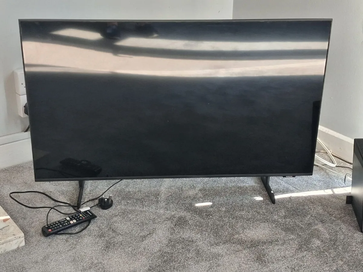 Samsung 43" TV (110cm Screen): Excellent Condition - Image 1