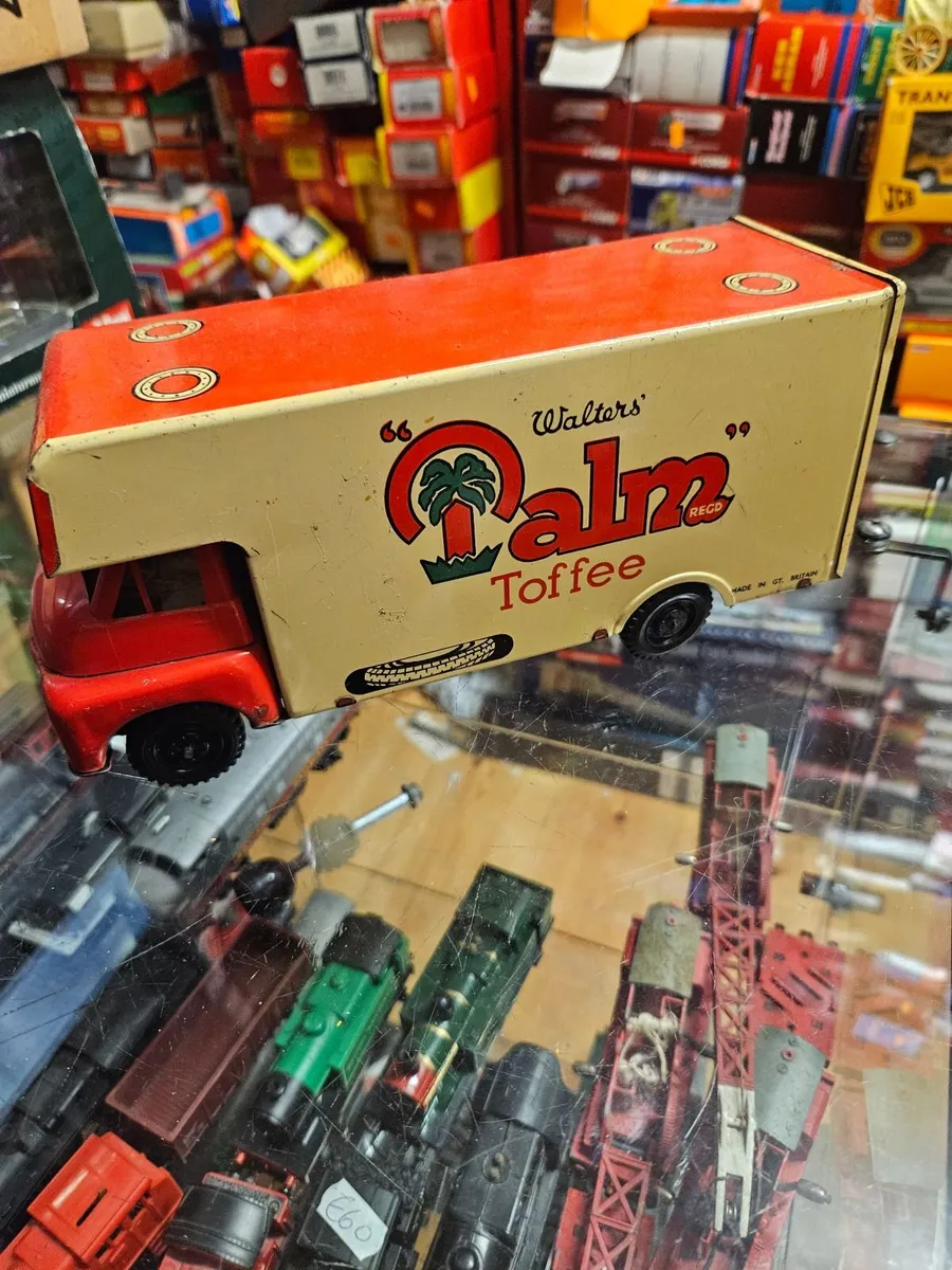 Vintage Triang Tinplate Truck - Image 2