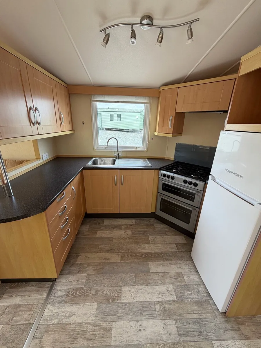 Swift Moselle 38/12 3 Bed (Immaculate) - Image 2