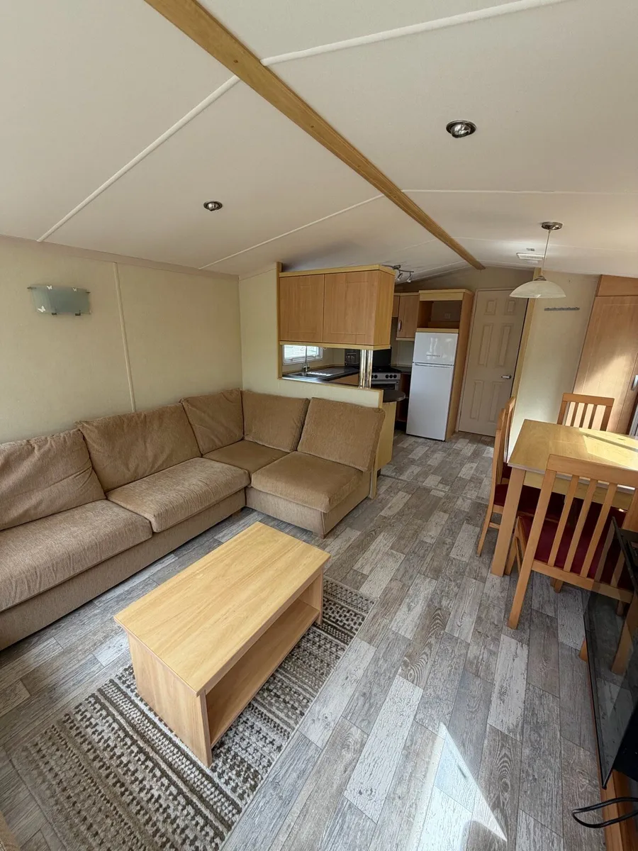 Swift Moselle 38/12 3 Bed (Immaculate) - Image 4