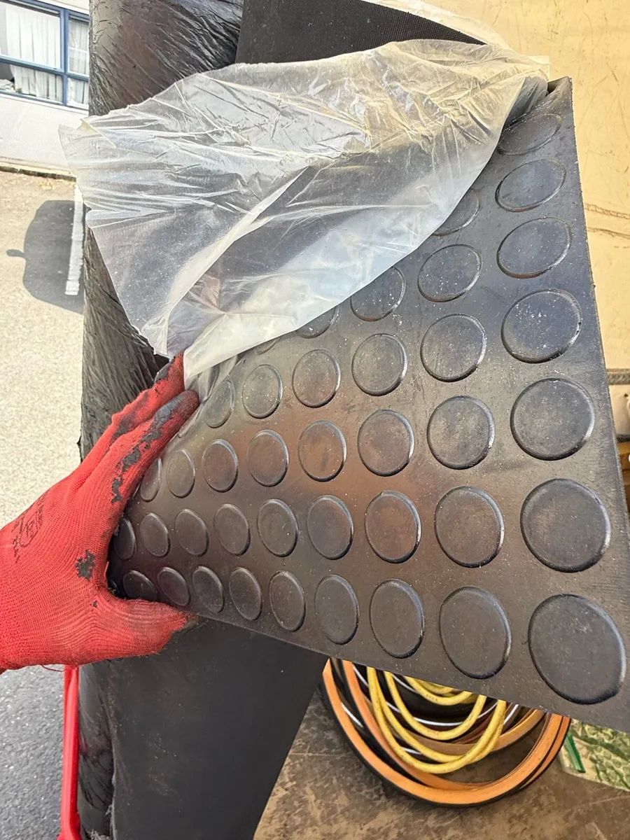 Rubber Van flooring - Image 3
