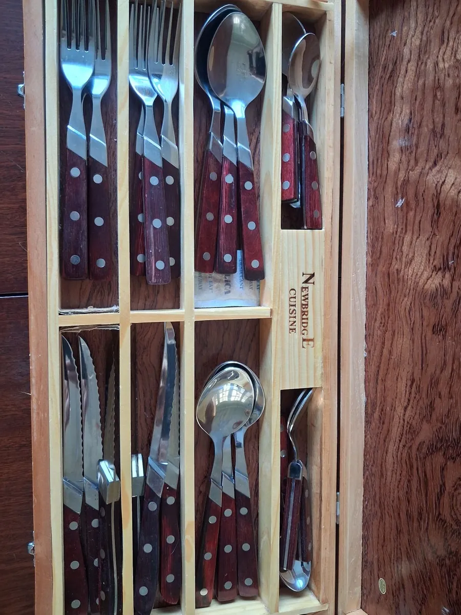 Unused Newbridge Cuisine Cutlery Set – Wooden Box - Image 2