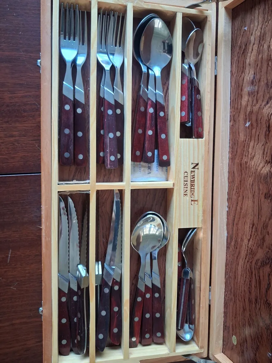 Unused Newbridge Cuisine Cutlery Set – Wooden Box - Image 1