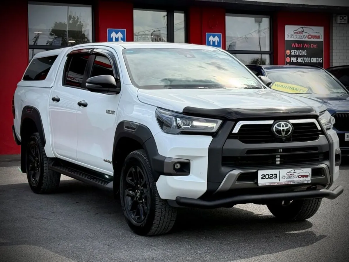Toyota Hilux INVINCIBLE-X 2.8 4WD D-4D DCB // STUN - Image 3