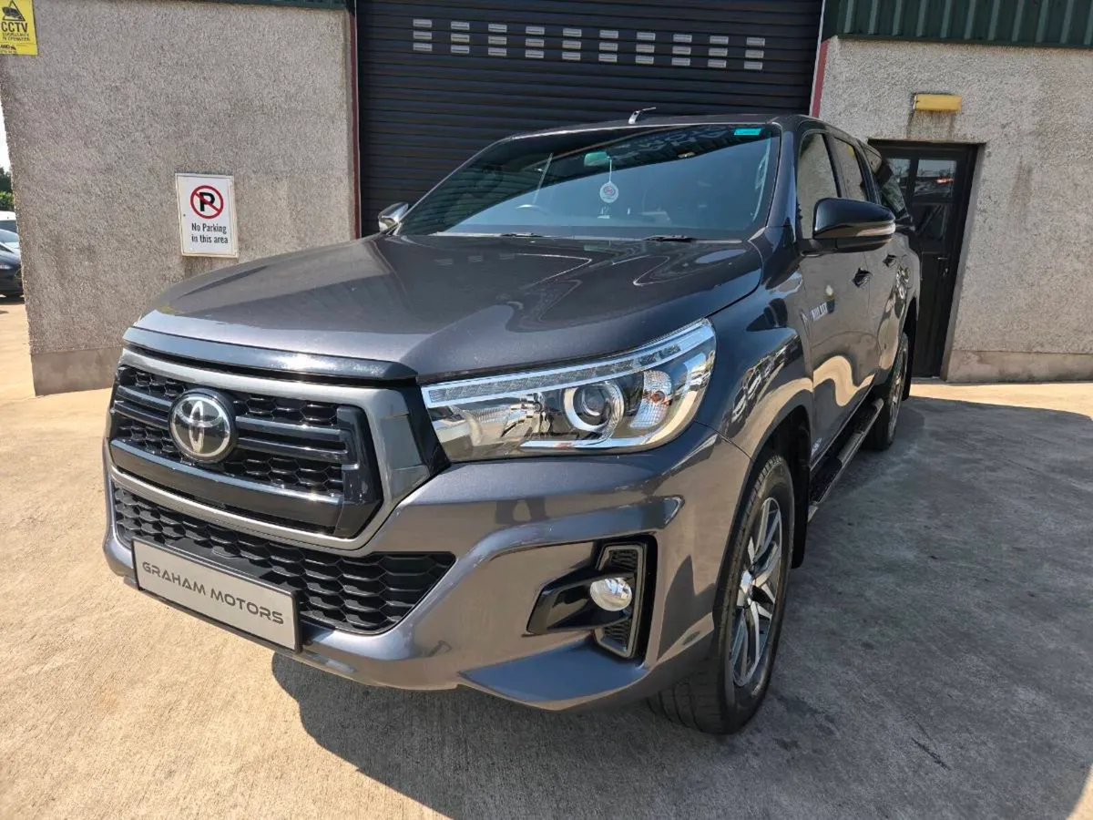 Toyota Hilux no vat - Image 3