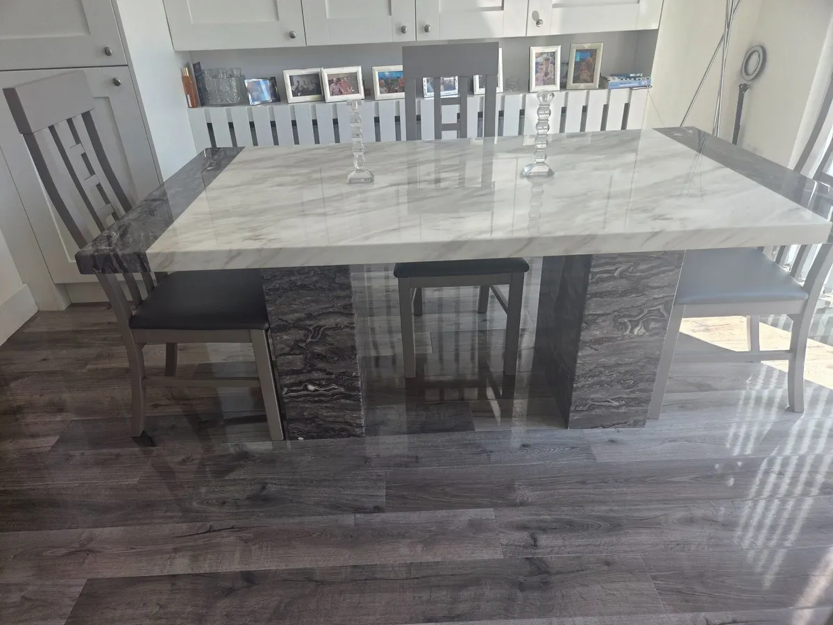 Dining table - Image 4