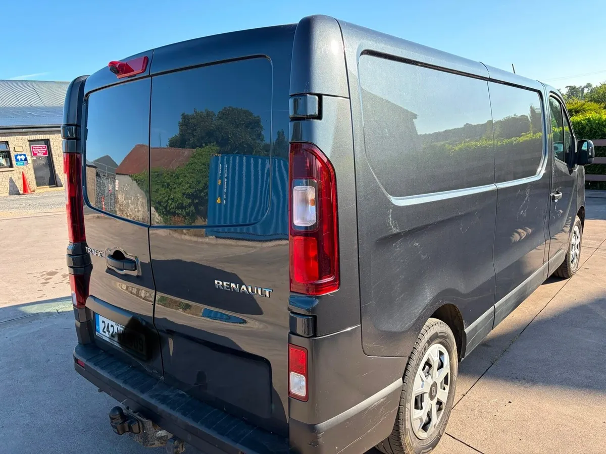 242 Renault Trafic - Image 2