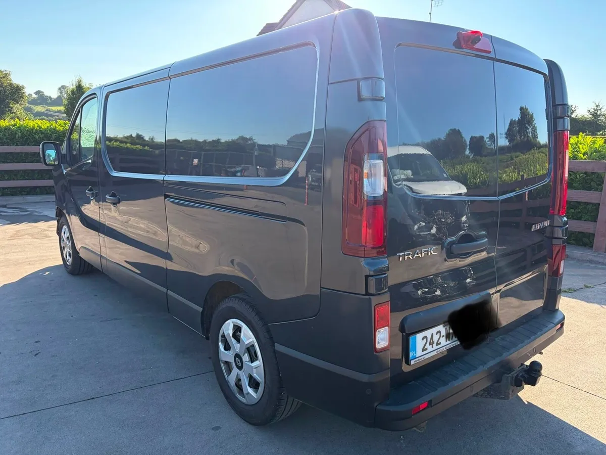 242 Renault Trafic - Image 3