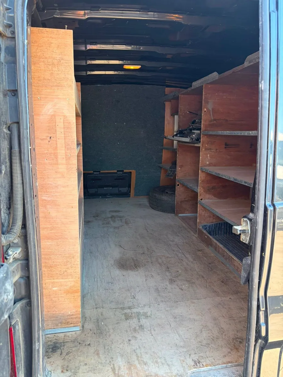 242 Renault Trafic - Image 4