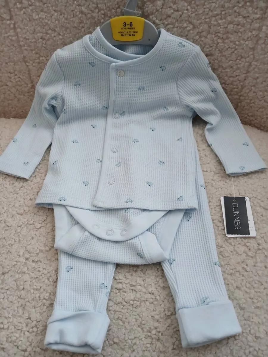 New - 3 piece baby clothes €3 - Image 1
