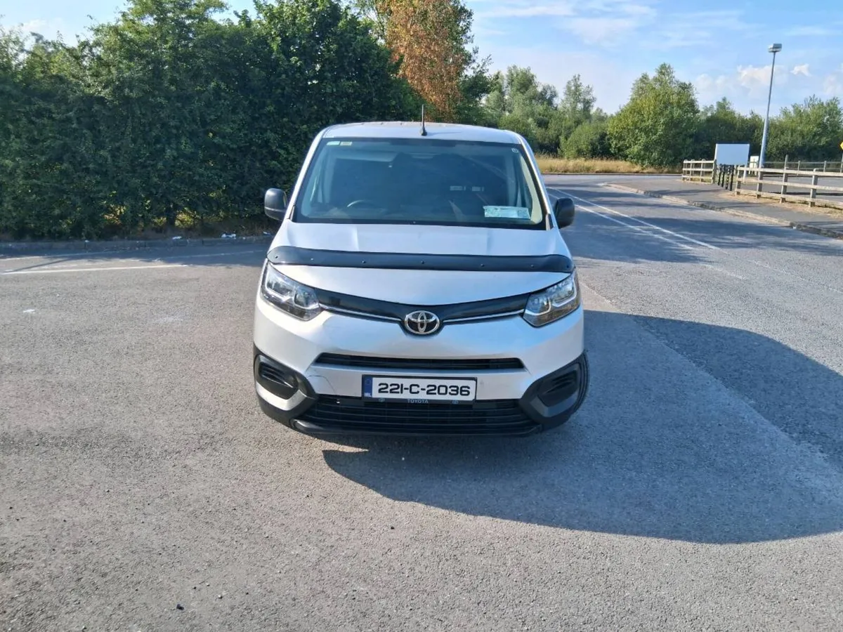 2022 Toyota Proace van doe until 11/26 - Image 3