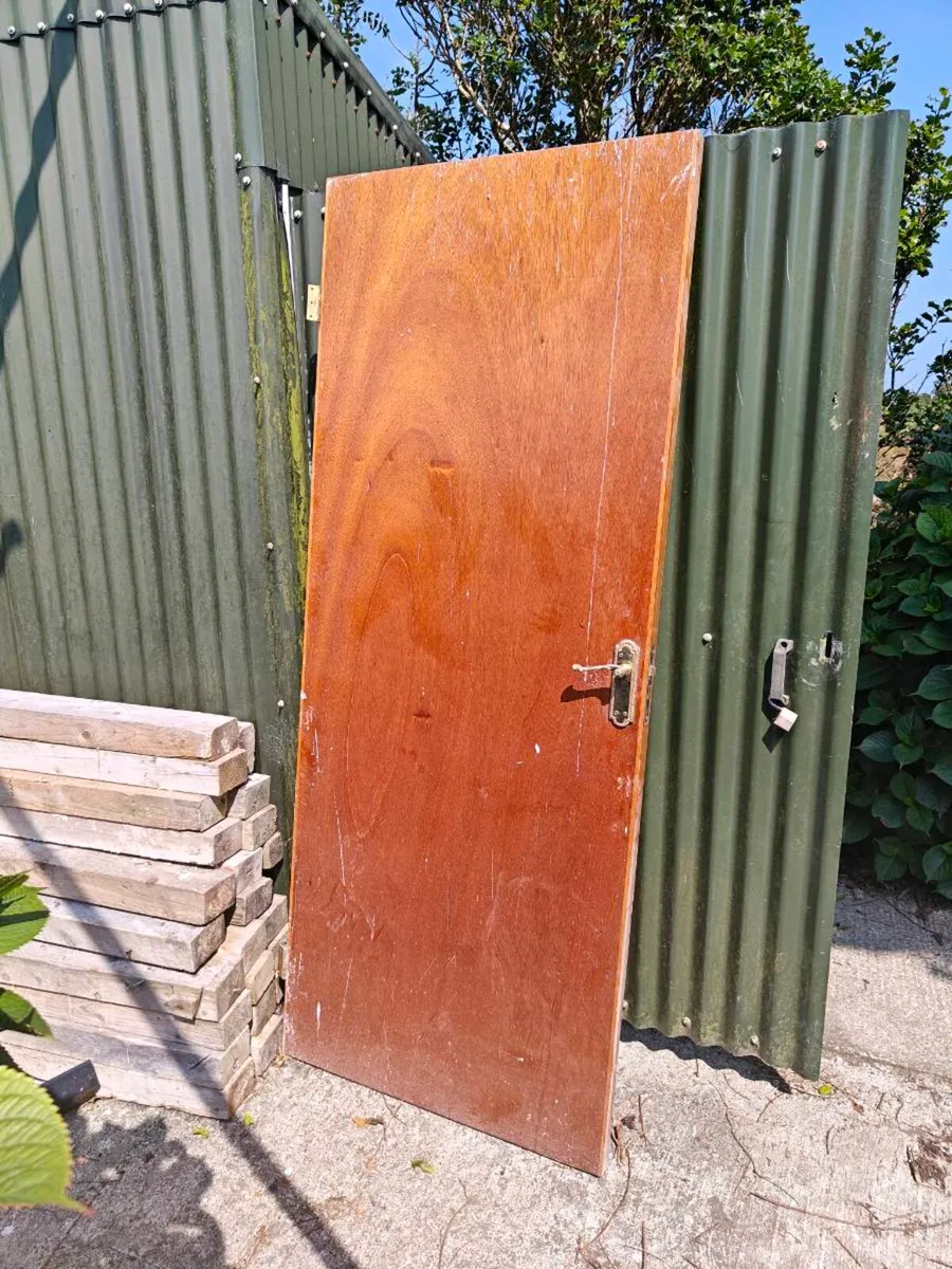 Internal Mahogany Veneer Flush Doors with Handles - Image 3