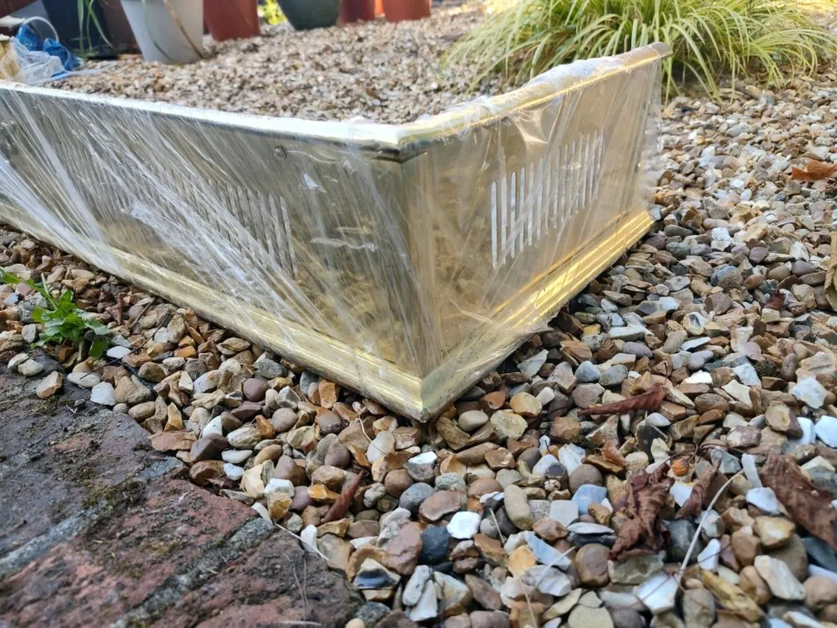 Vintage Brass fire guard/fire fender - Image 2