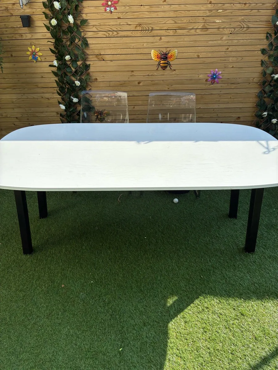 Table and x4 chairs - Image 3